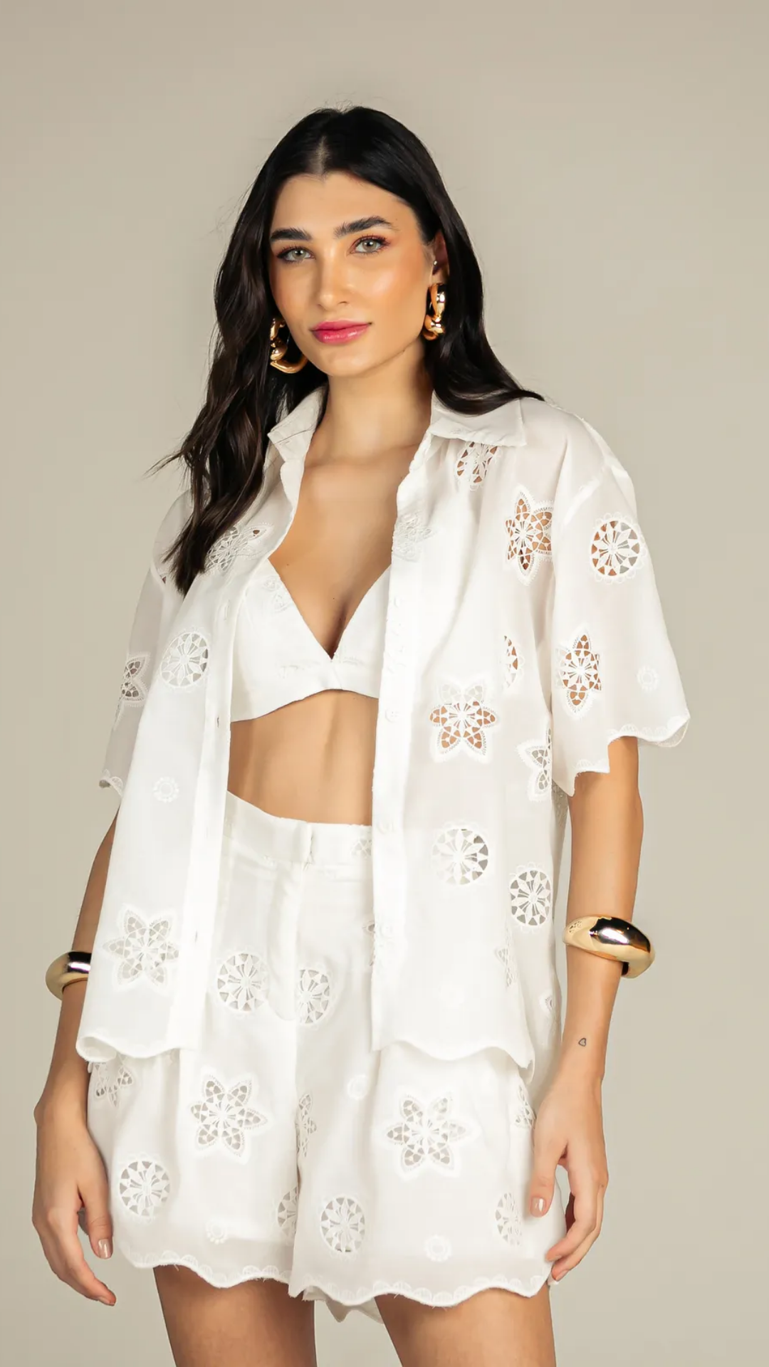 Trijunto de Laise Camisa, Top e Short Off White