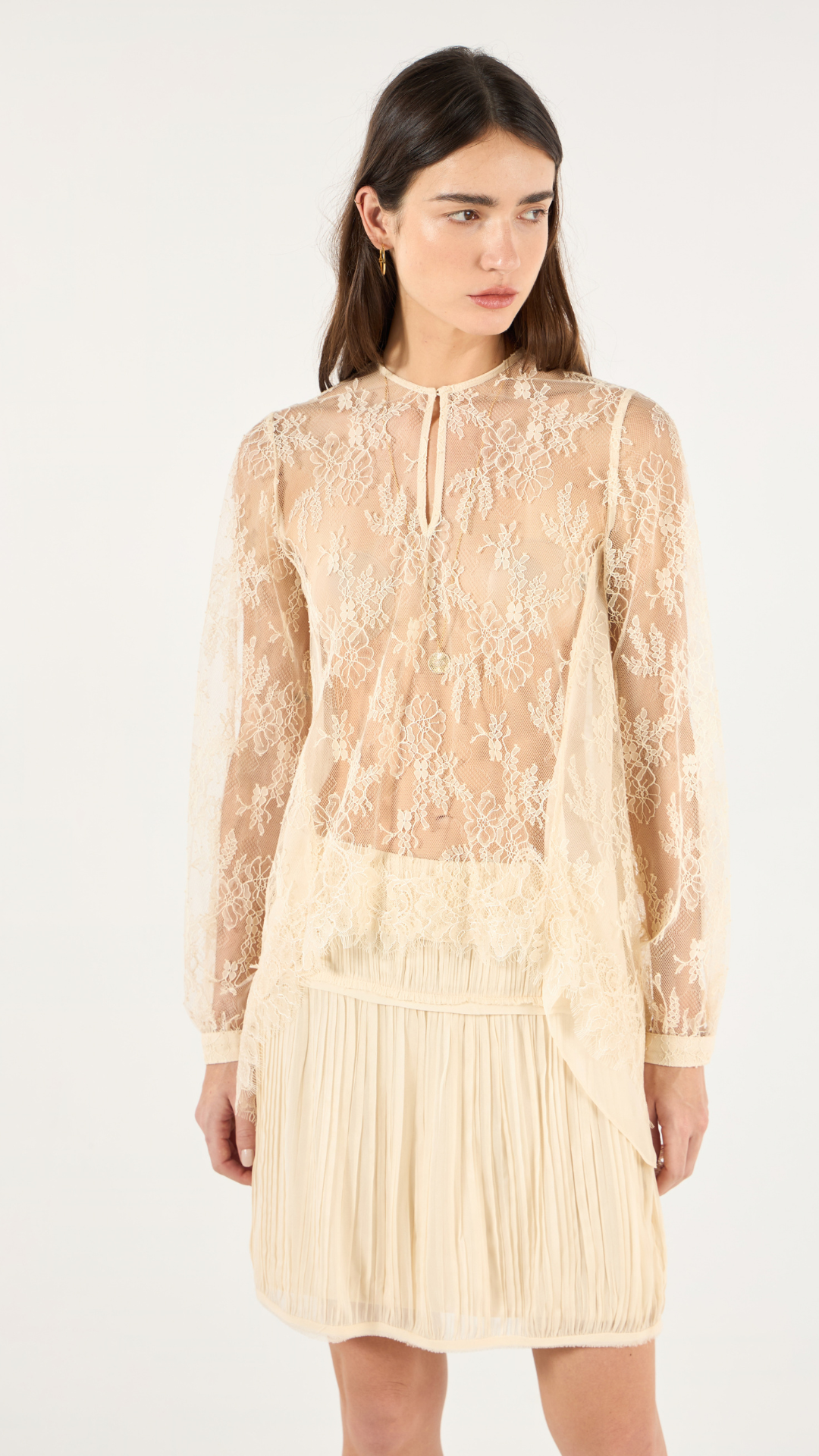 Blusa Manga Longa Renda Nesgas Bege Tanami