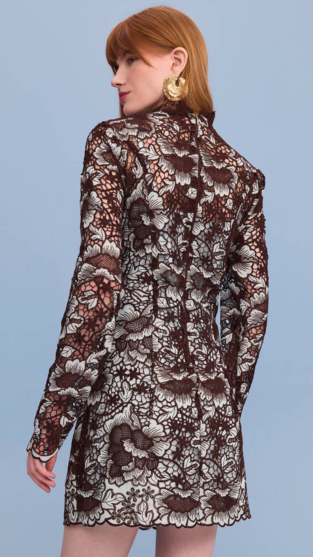Vestido Curto Bordado Flores