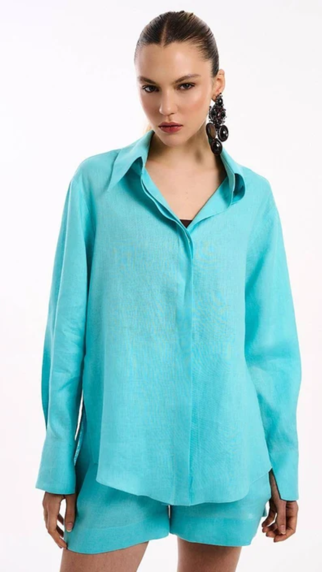 Camisa Básica Com Fenda Na Manga Tiffany