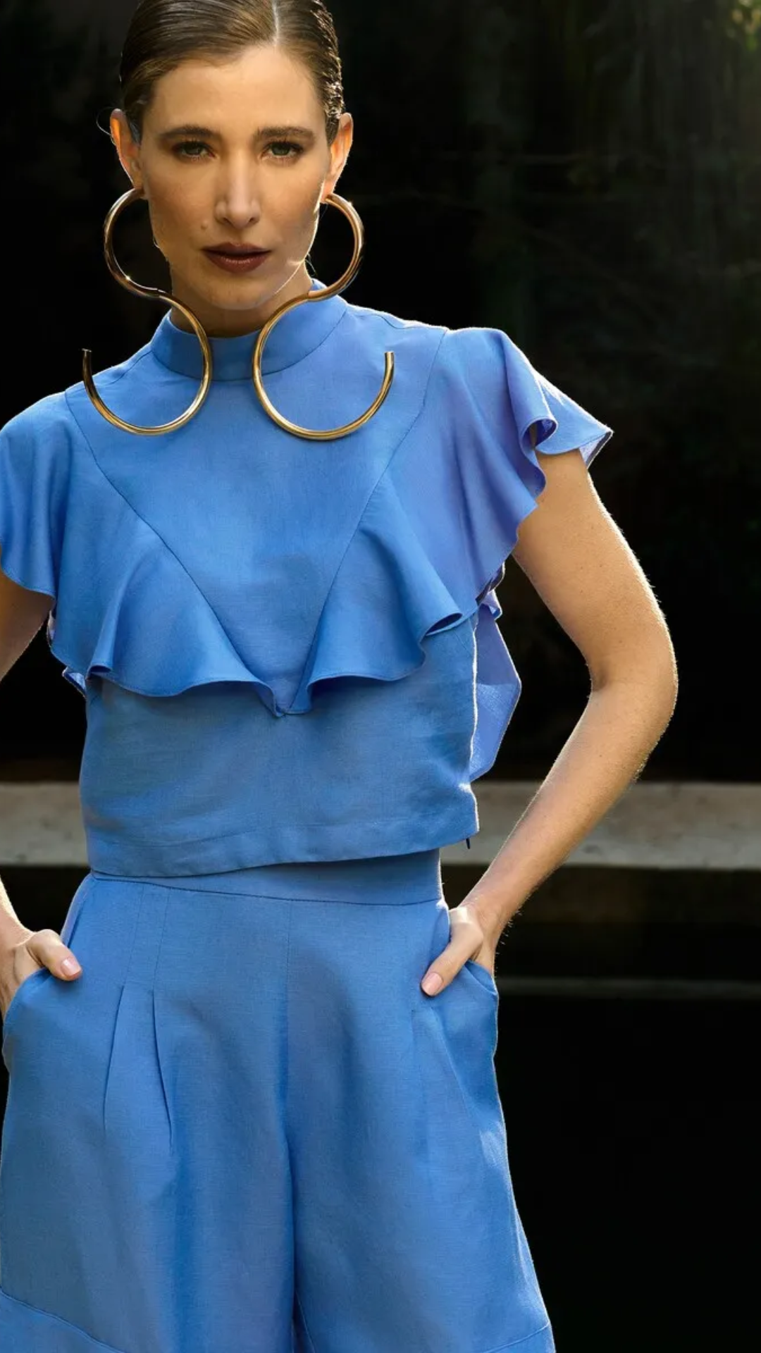 Conjunto Azul com Blusa de Babado e Calça Jogger