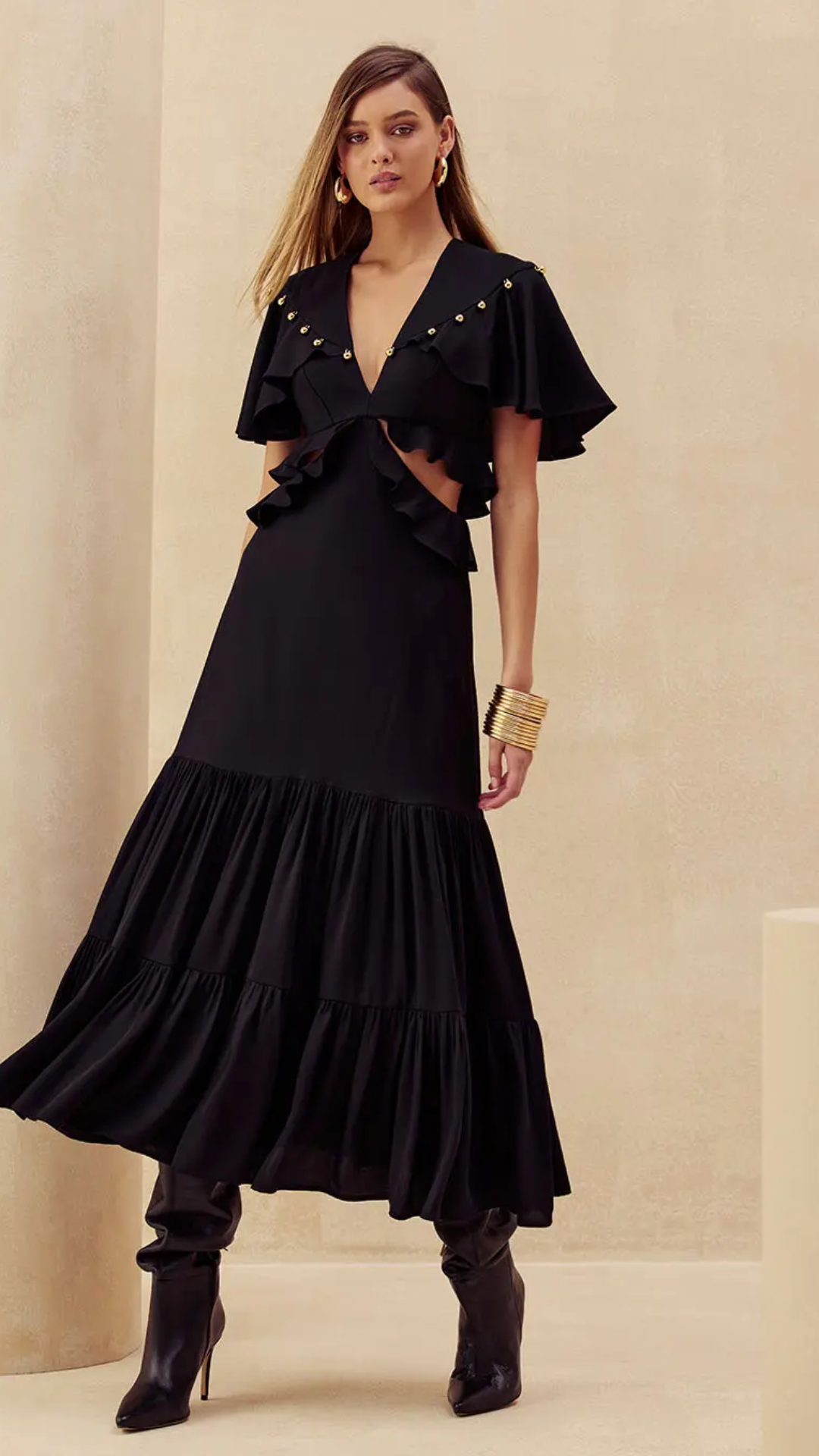 Vestido Cut Out Babados Preto