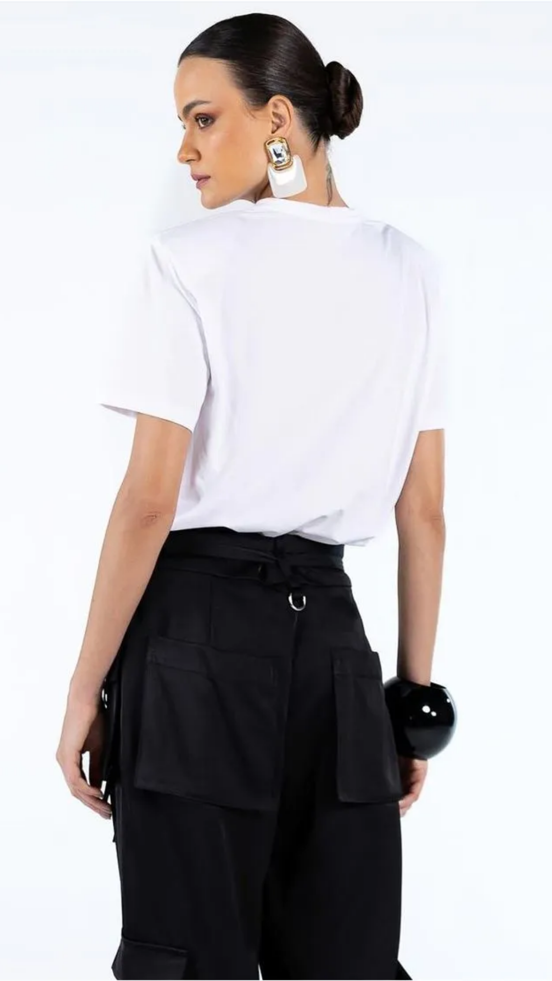 T-shirt Branca com Ombreira