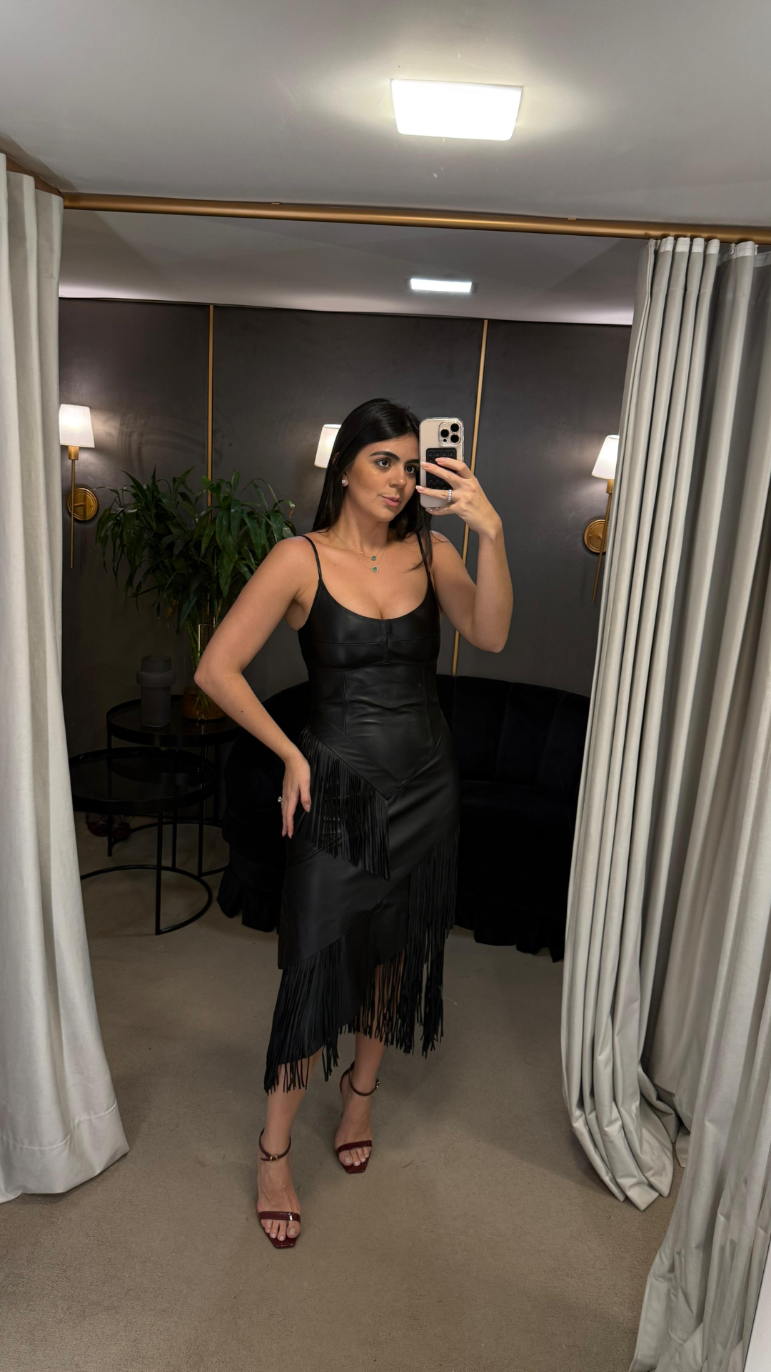 Vestido Longo Franjas Preto Assimétrico