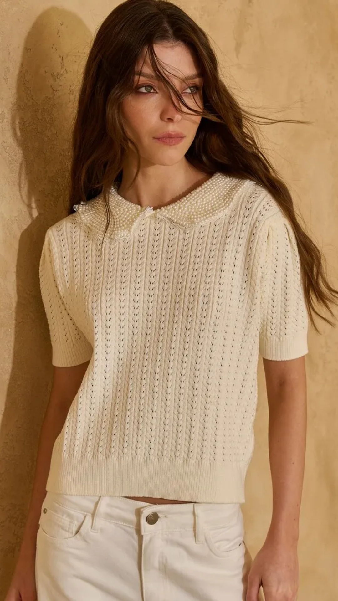 Tricot Creme com Gola Polo Bordada de Pérolas