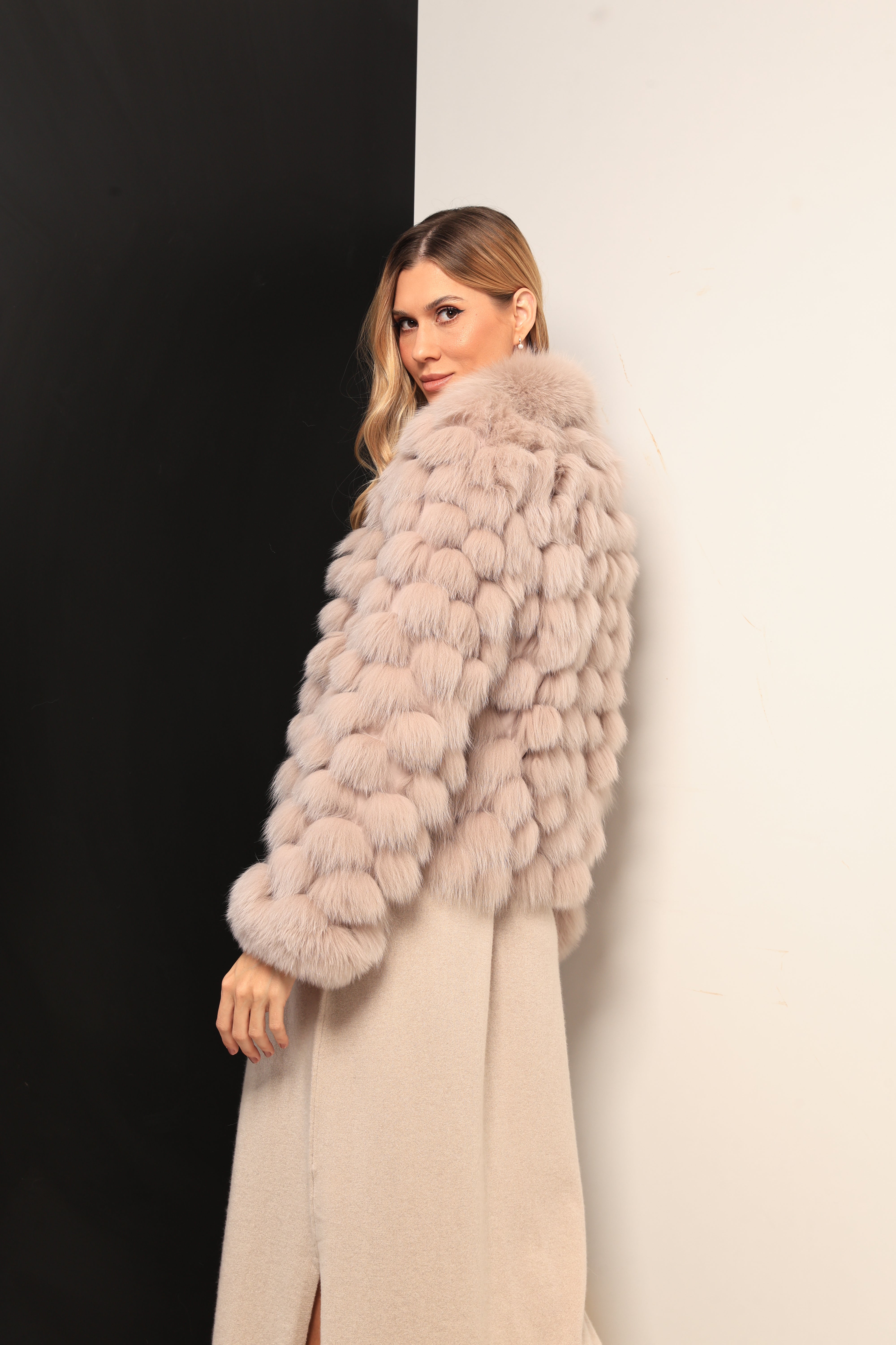 Casaco Pele Texturizado Esferas Volumosas Blush Rose