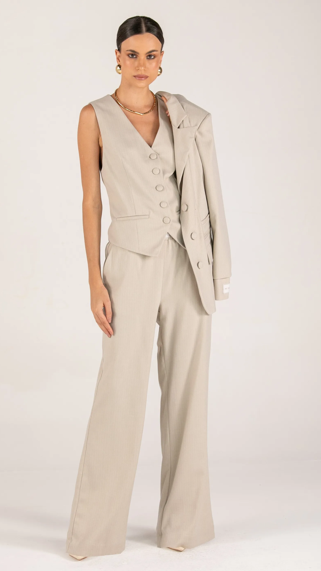 Trijunto Risca de Giz Blazer com Colete e Calça Bege
