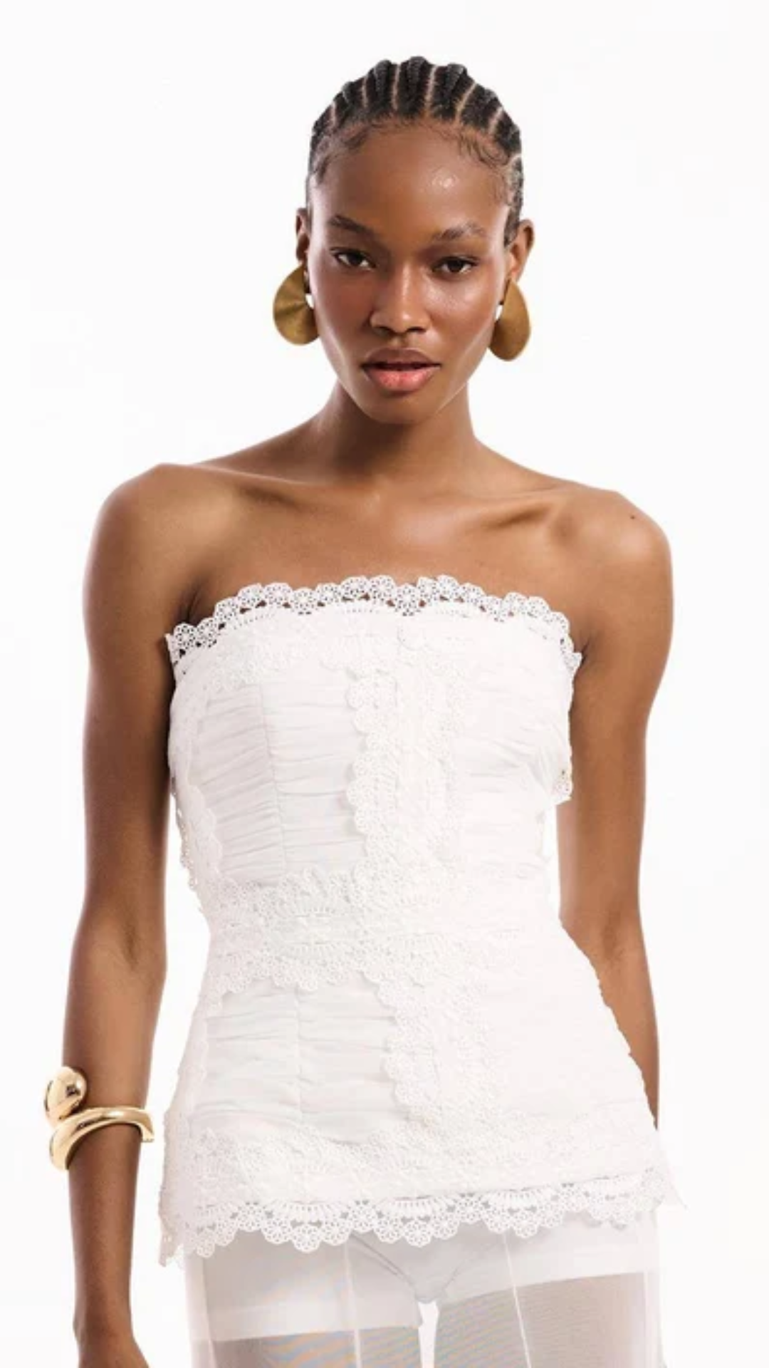 Corselet Estruturado em Renda Off White