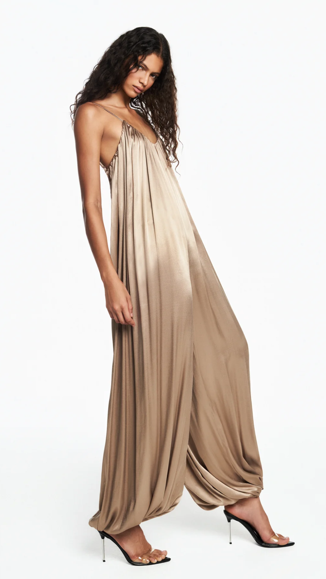 Macacão Alça Elástico Barra Cetim Bege