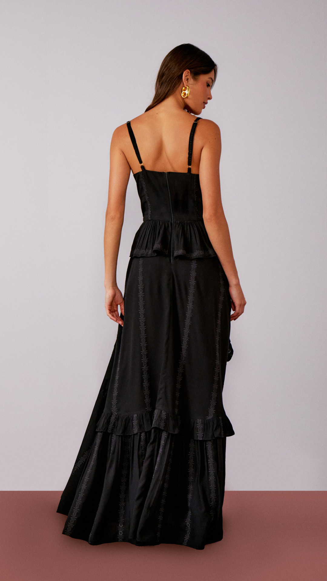 Vestido Bojo Estruturado Bordado Preto