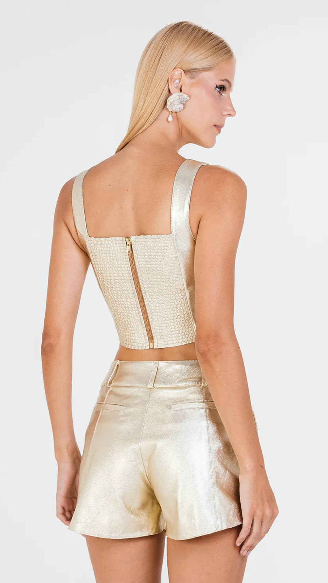 Short Monique Gold