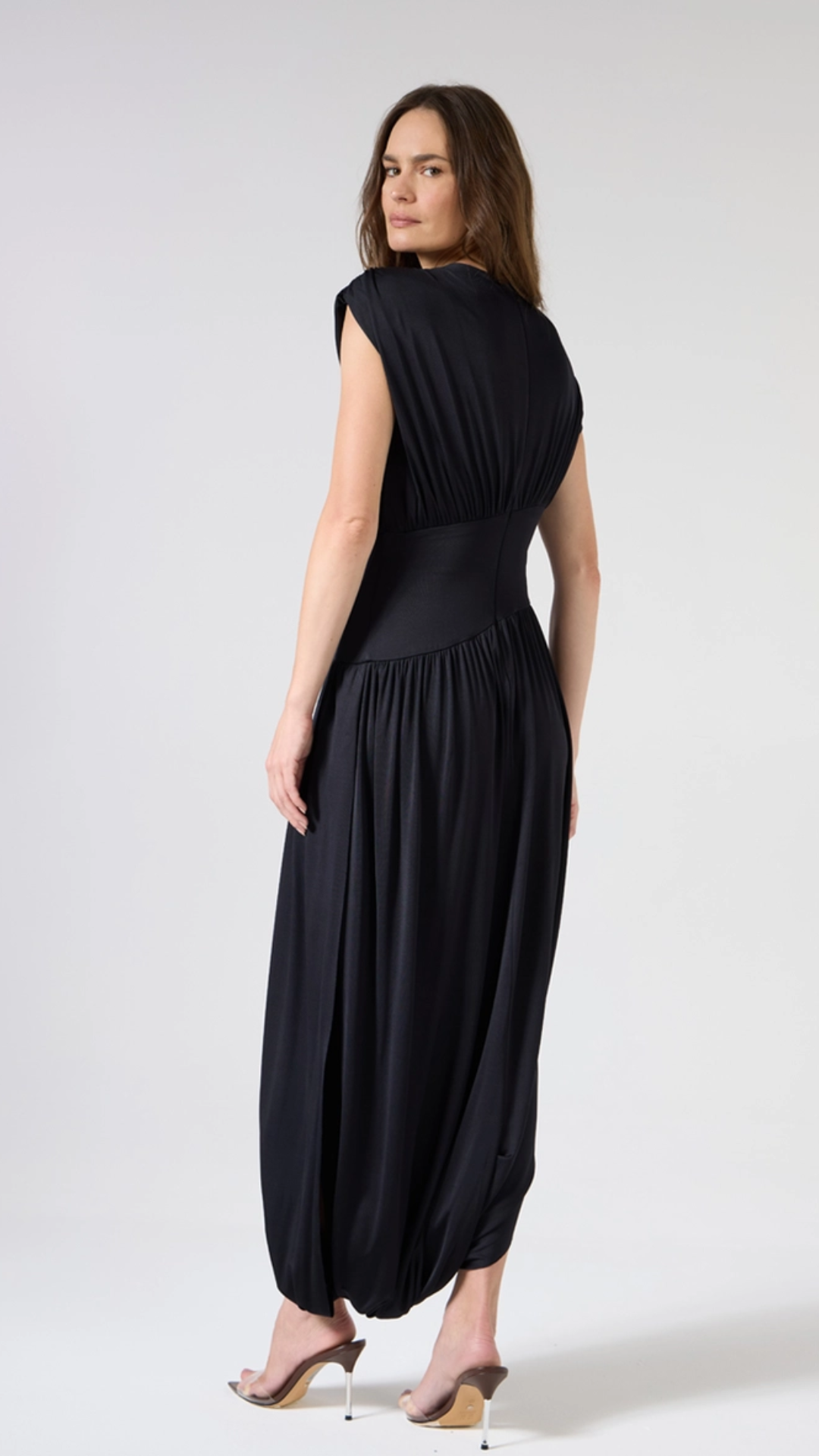 Macacão Acinturado Preto