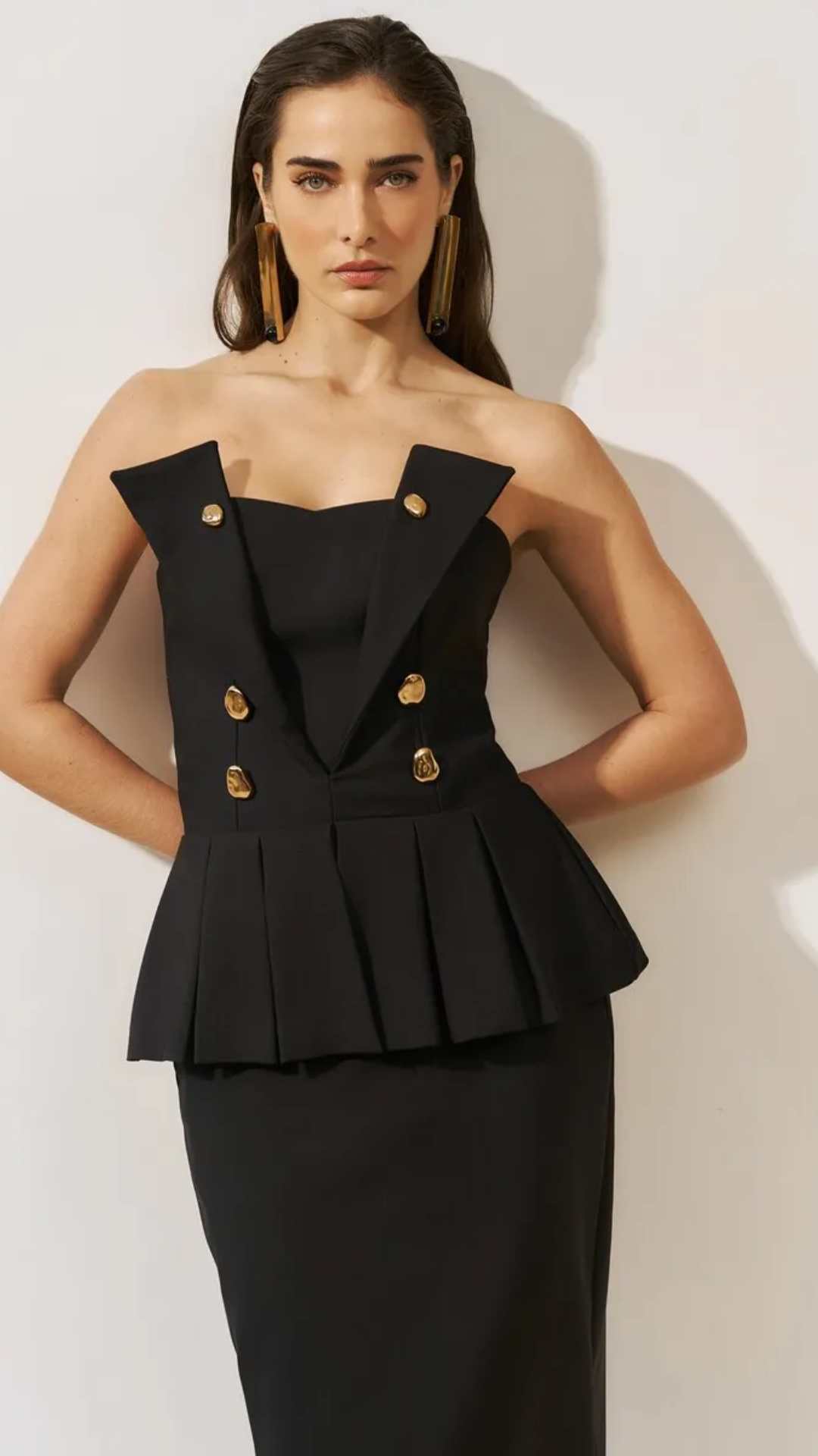 Vestido Midi Preto de Alfaiataria Peplum