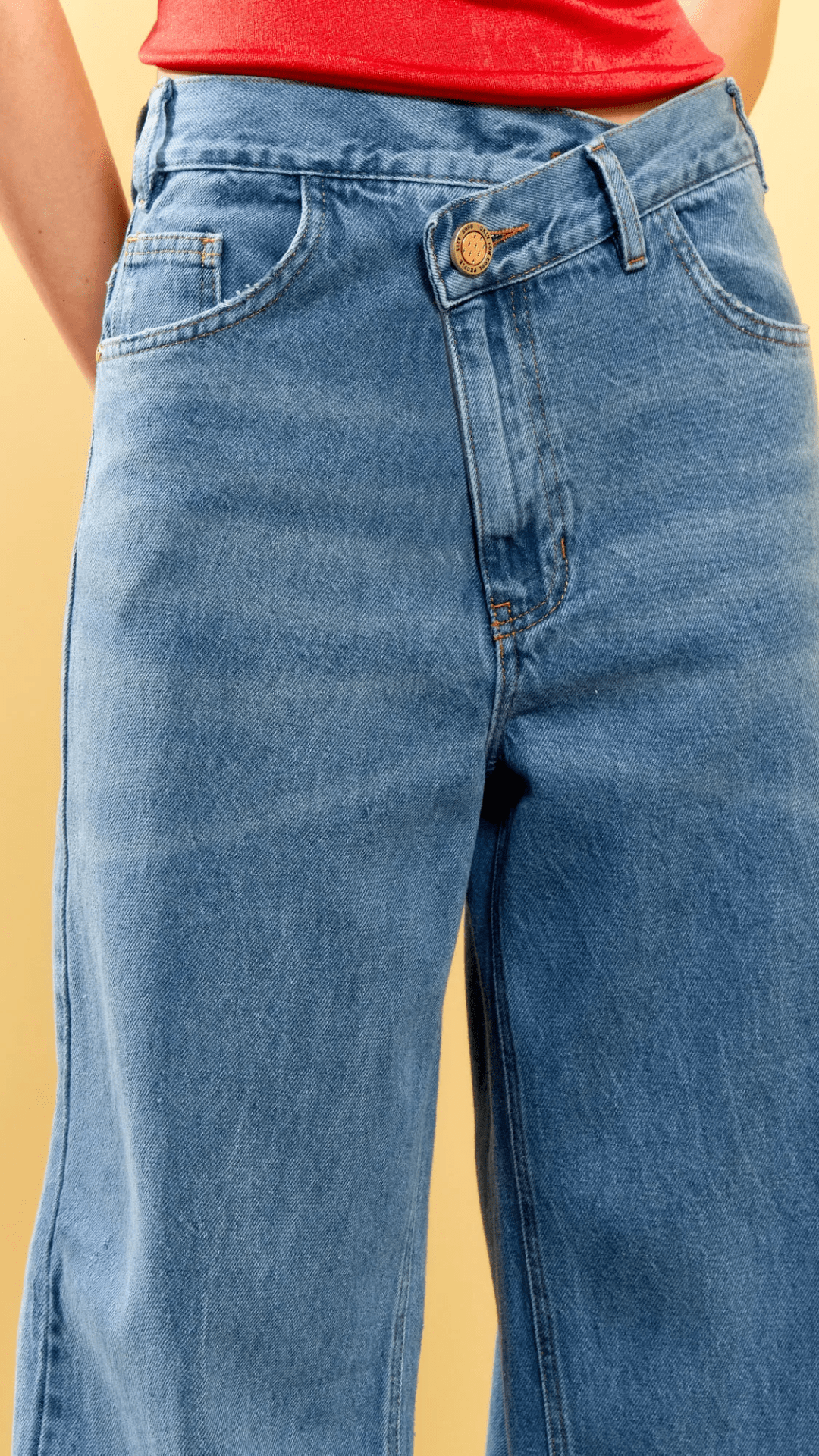 Calça Jeans Assimétrico Claro