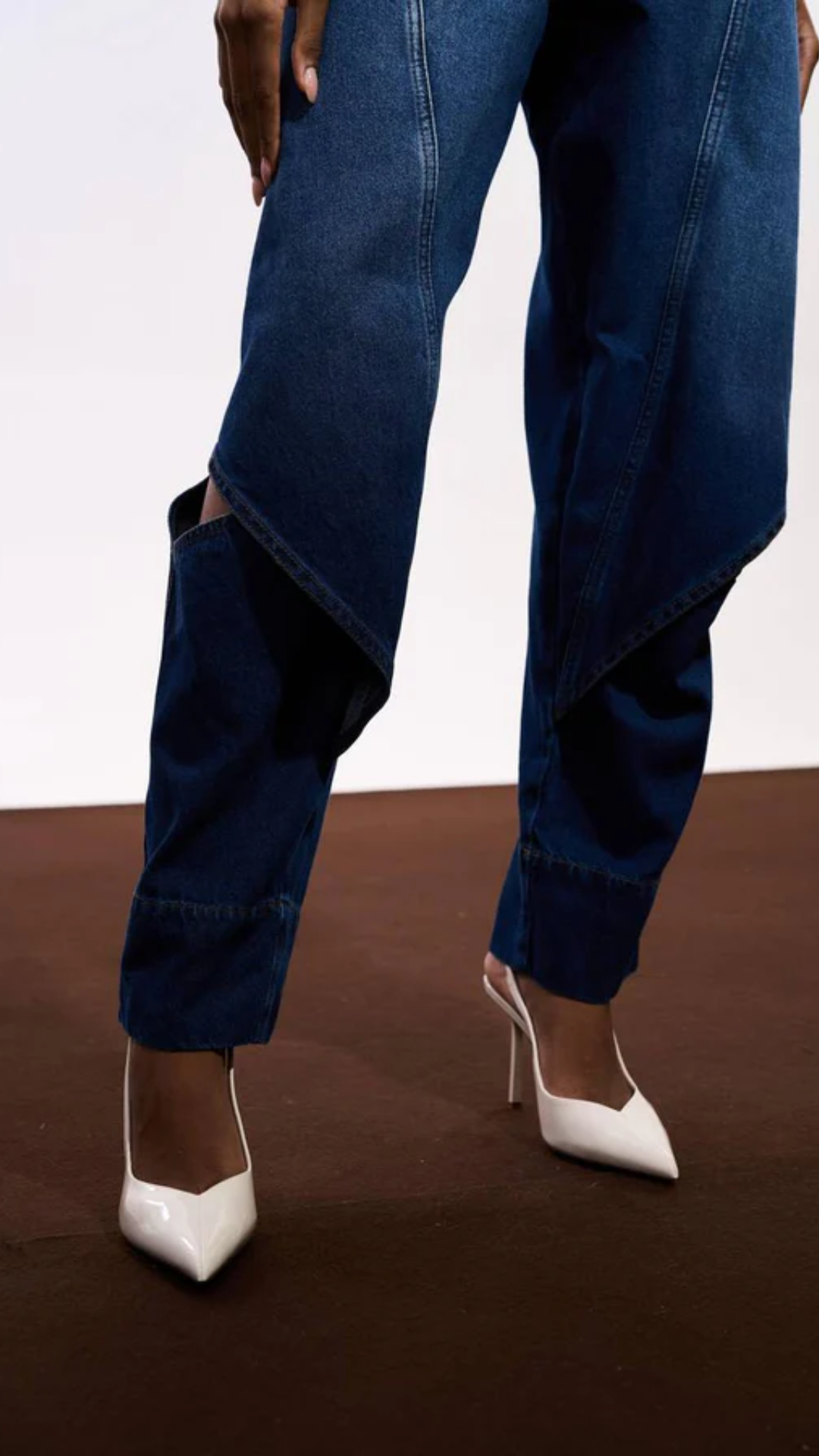 Calça Jeans Recorte Fenda Perna