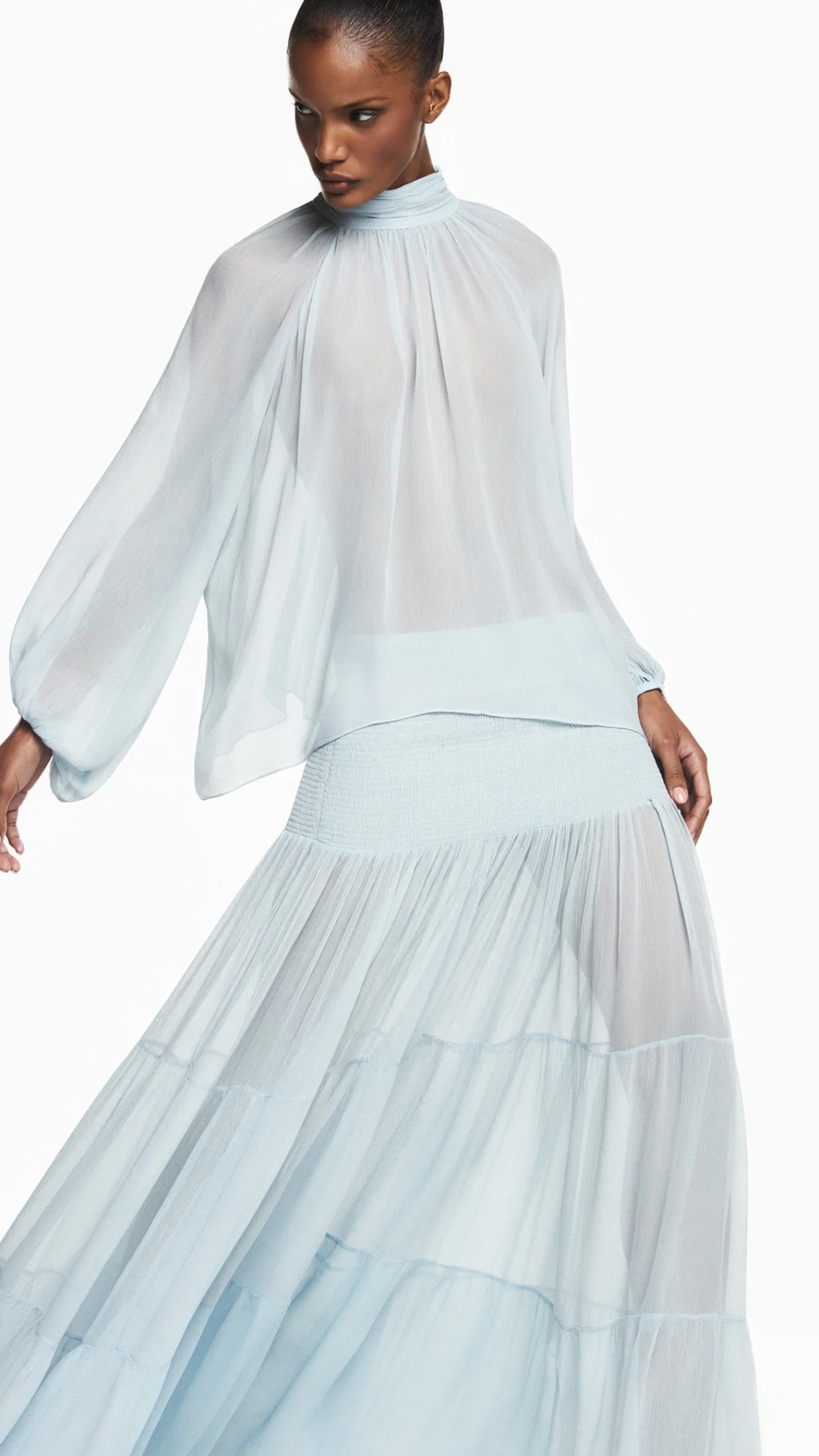 Blusa Manga Longa Gola Alta Chiffon Azul Claro