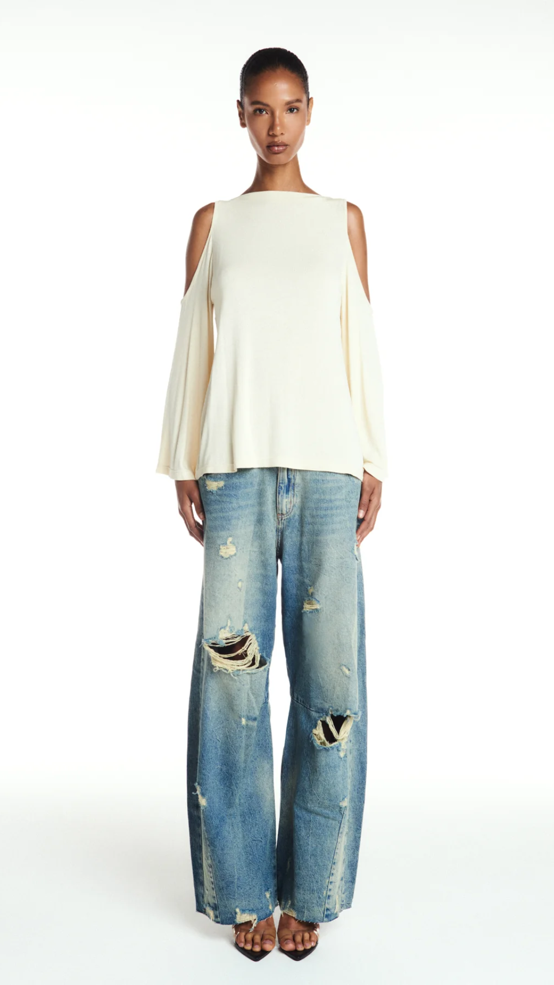 Blusa Ampla Manga Longa Abertura Ombro Malha Manteiga