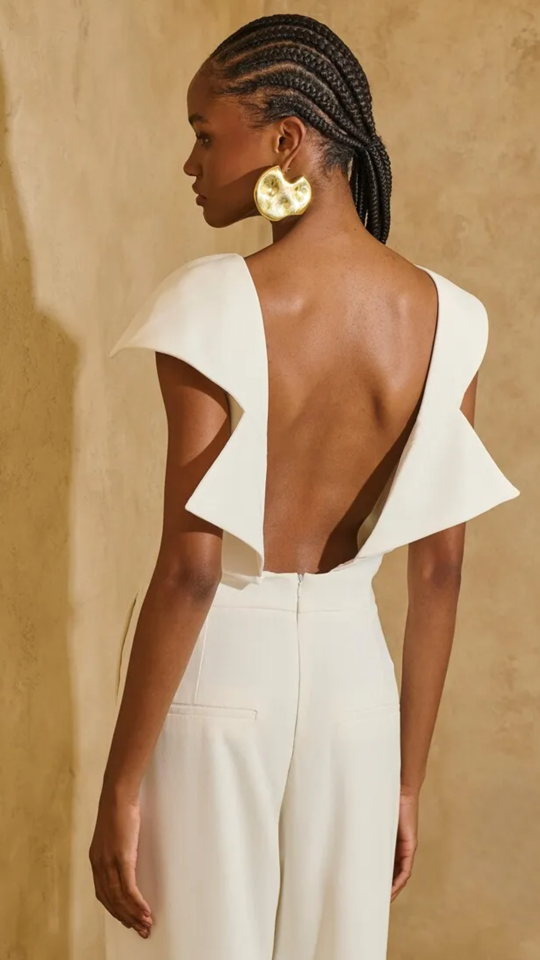 Macacão Off White com Maxi Gola