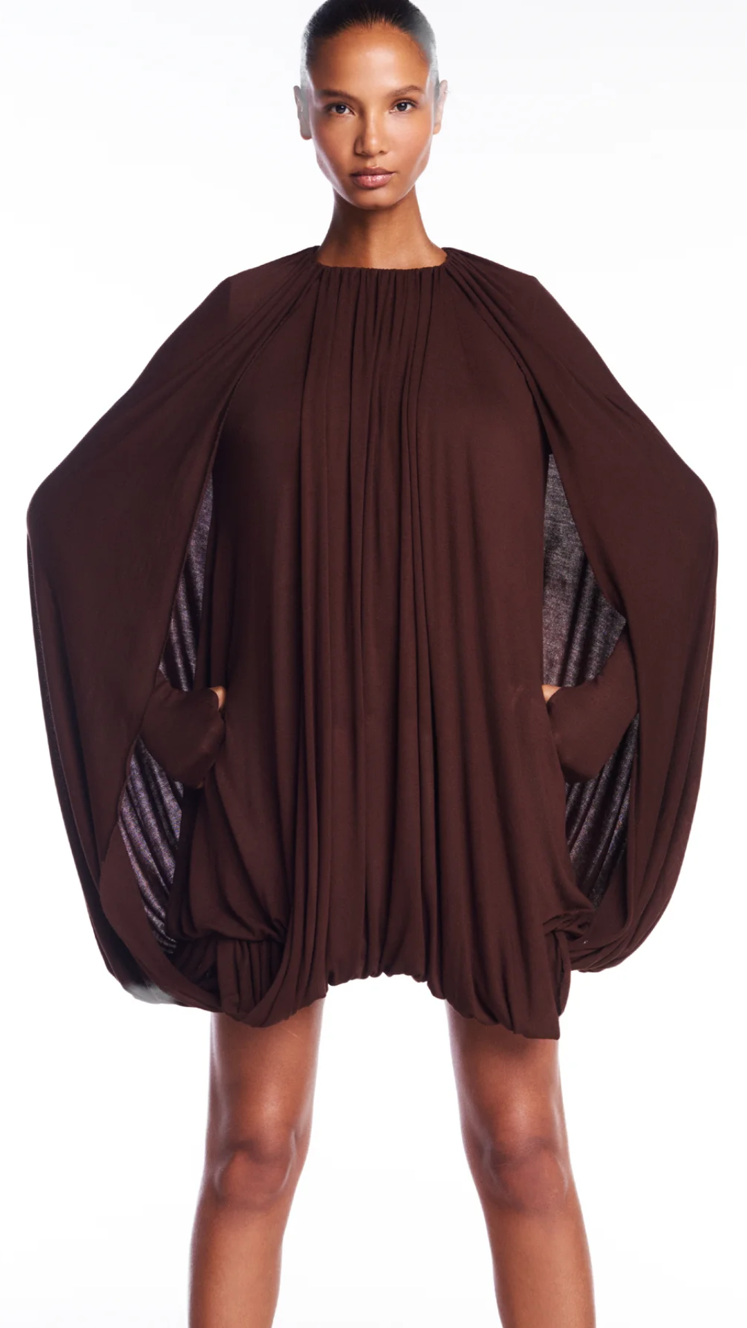 Vestido Curto Amplo Balonê Capa Malha Marrom