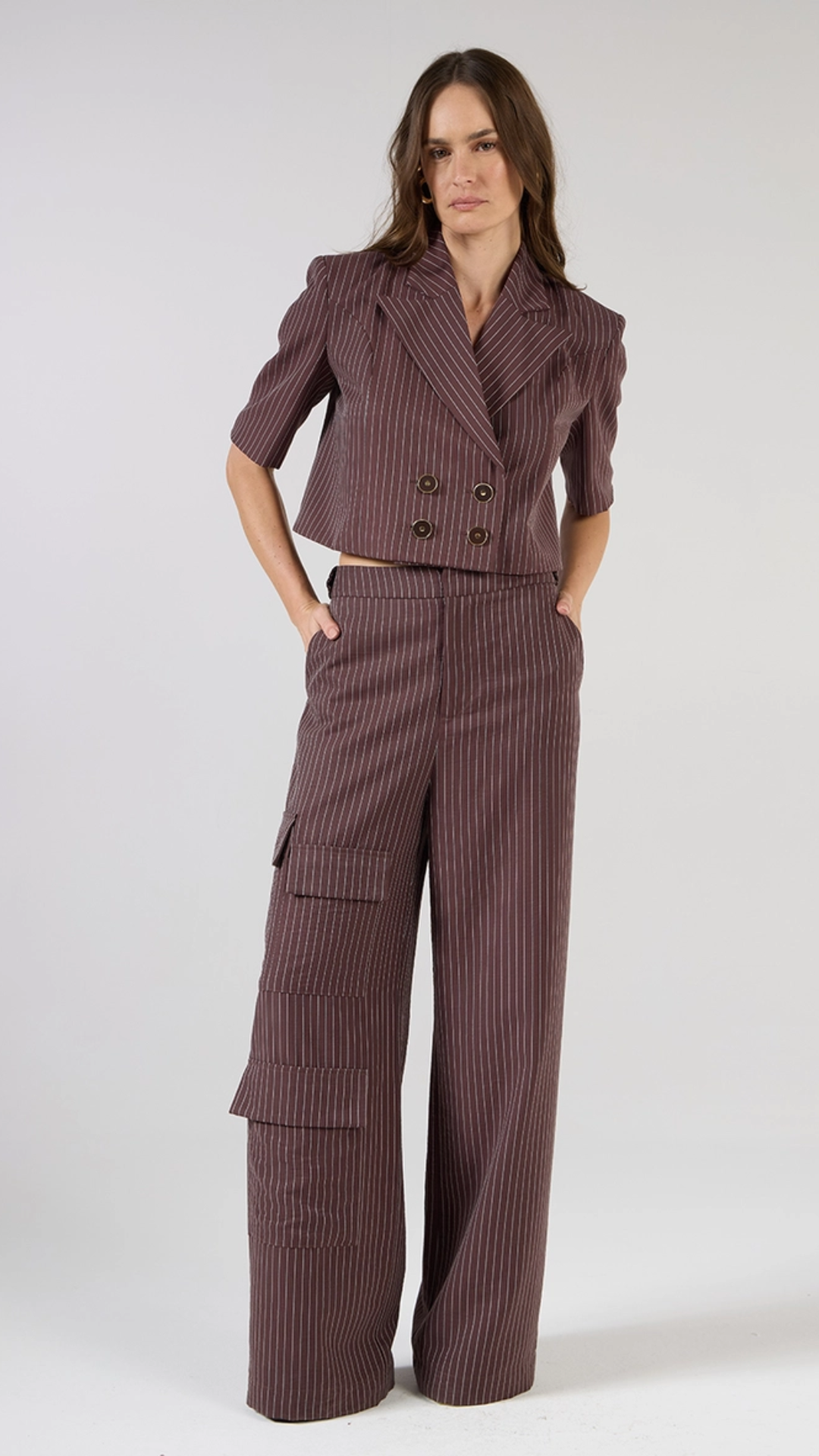 Conjunto Calça e Casaqueto Listras Marrom Netherla