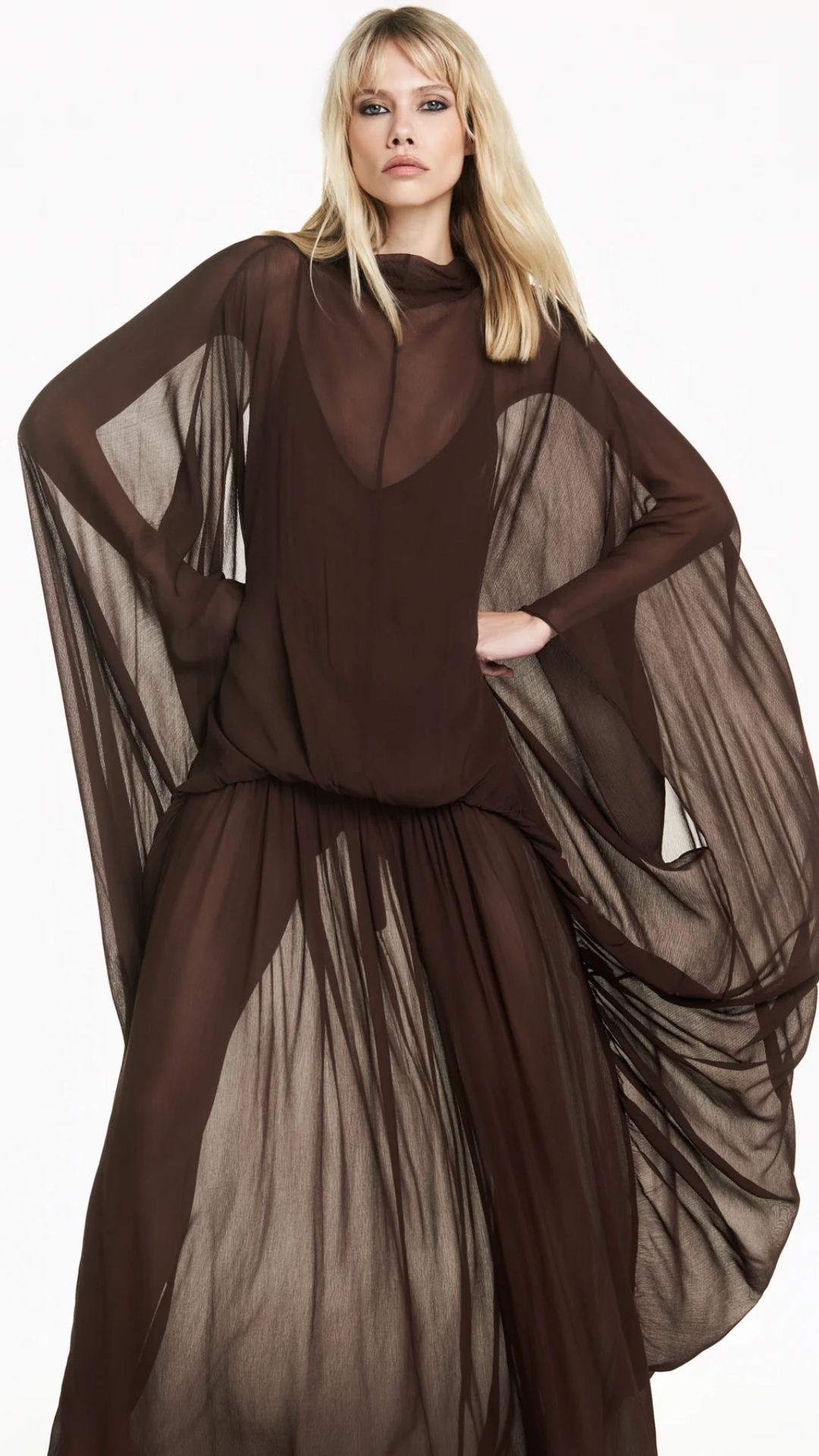 Vestido Longo Amplo Capa Chiffon Marrom